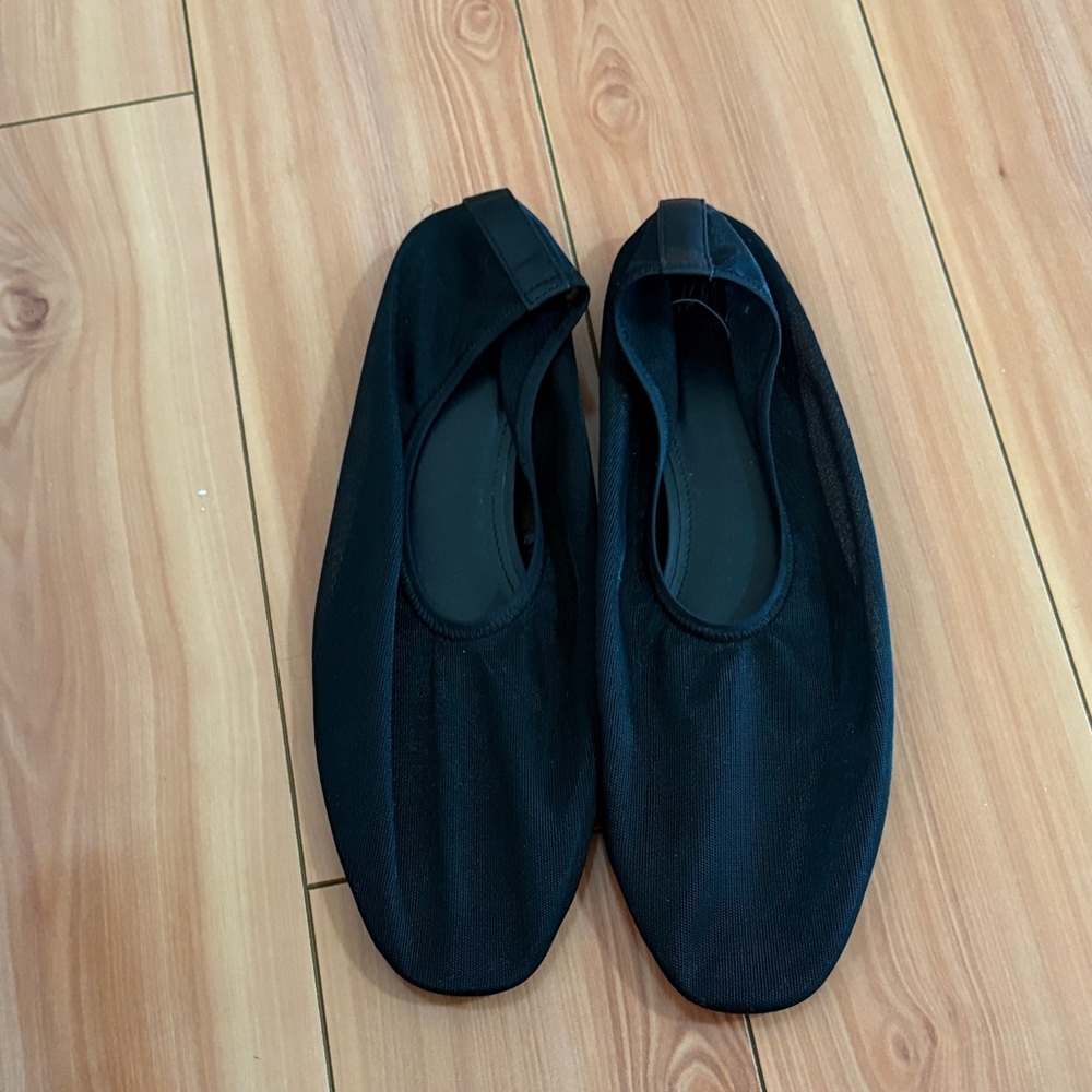 H&M mesh flats